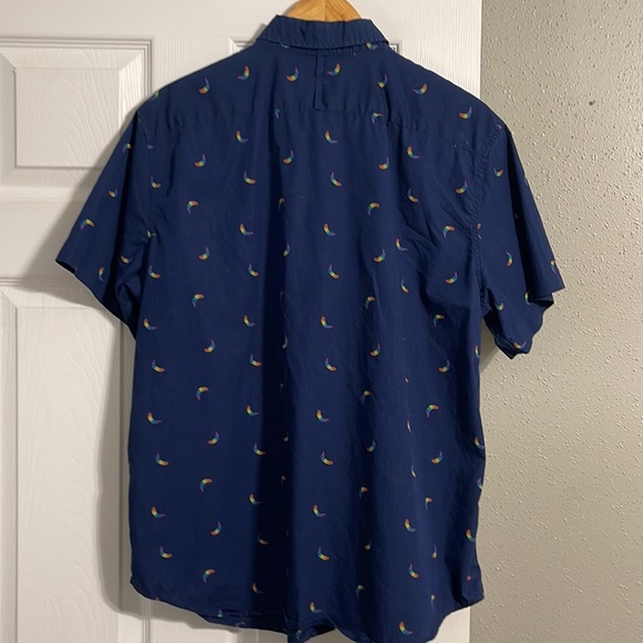 Banana republic, short sleeve button down pride shirt - Picture 2 of 4